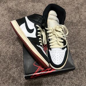 Air Jordan 1 Retro Bloodline size 10.5